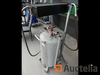 Olie aftappen - afbeelding 6 van  11