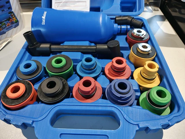 Olie vultrechter adapterset 15 delig - afbeelding 1 van  8