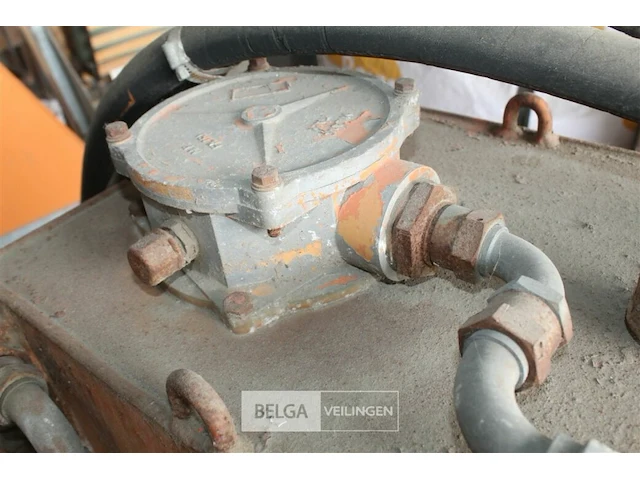 Oliebak voor tractor - afbeelding 4 van  5