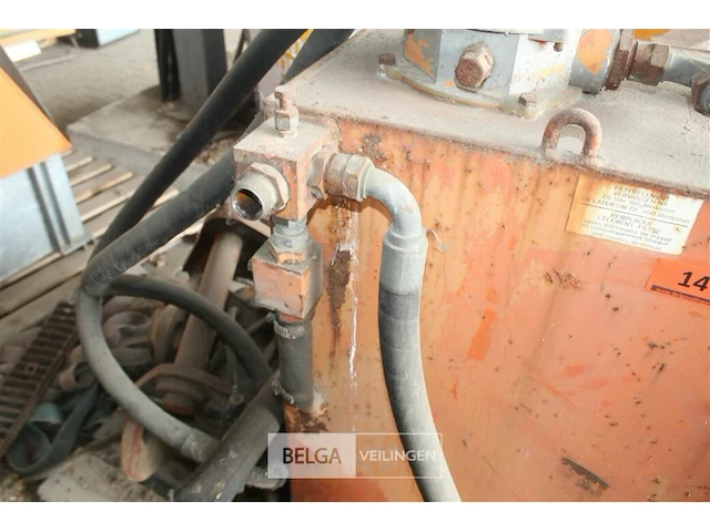 Oliebak voor tractor - afbeelding 5 van  5