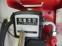 Olietank met pomp - afbeelding 2 van  10