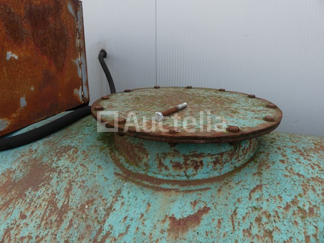 Olietank met pomp - afbeelding 3 van  10