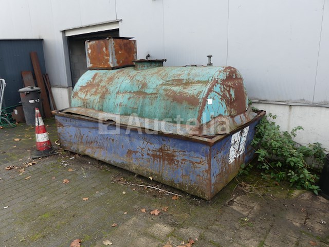 Olietank met pomp - afbeelding 4 van  10