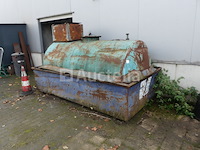 Olietank met pomp - afbeelding 4 van  10