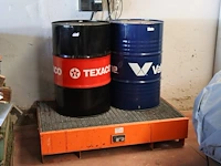 Olievaten texaco/valvoline (marge) - afbeelding 1 van  1