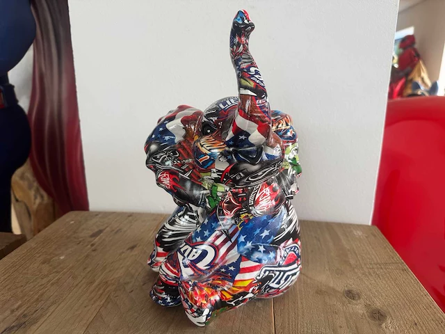 Olifant graffiti h30cm - afbeelding 1 van  3