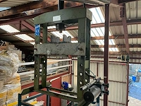 Omcn art.-153 hydraulische pers - afbeelding 1 van  4