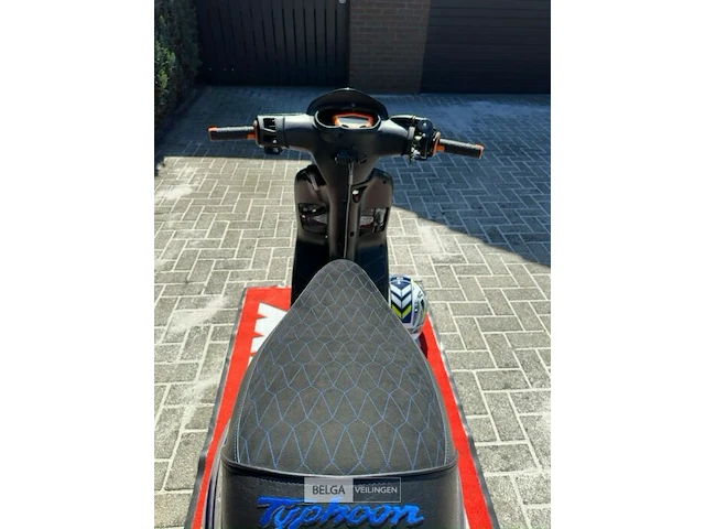 Omgebouwde scooter - afbeelding 9 van  11