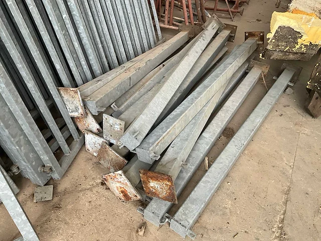 Omheining in metaal tuinhek - afbeelding 3 van  8