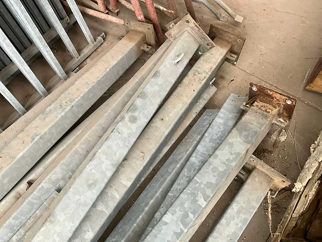 Omheining in metaal tuinhek - afbeelding 7 van  8