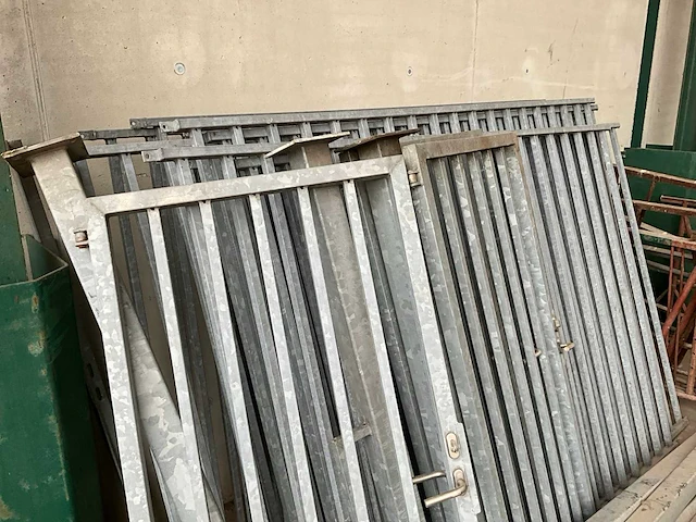 Omheining in metaal tuinhek - afbeelding 8 van  8