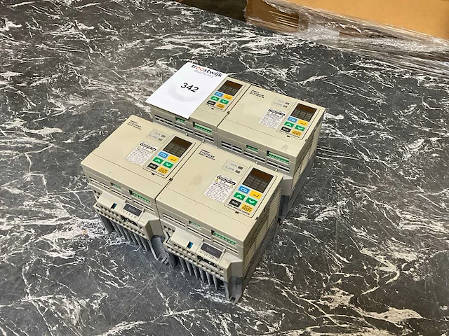 Omron sysdrive 3g3ev frequentieregelaar (4x) - afbeelding 1 van  6