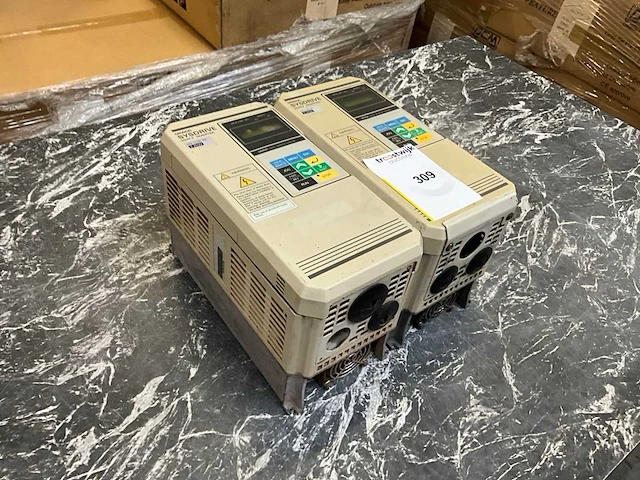Omron sysdrive 3g3fv frequentieregelaar (2x) - afbeelding 3 van  6