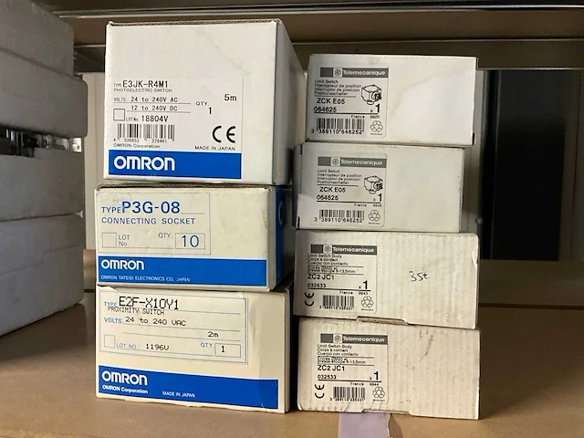 Omron/telemecanique partij diverse elektrische onderdelen - afbeelding 2 van  3