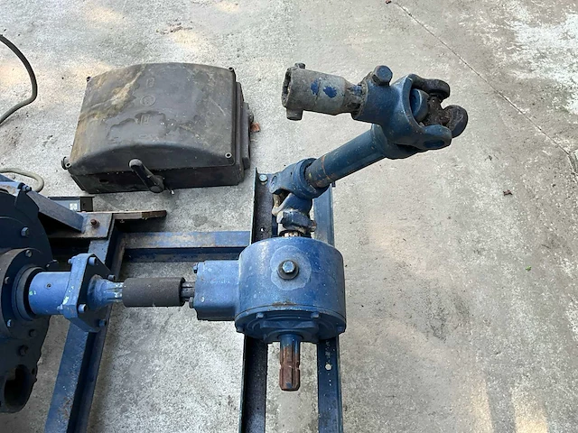 Onan gmwc6-255 stroomgenerator tractor - afbeelding 2 van  10