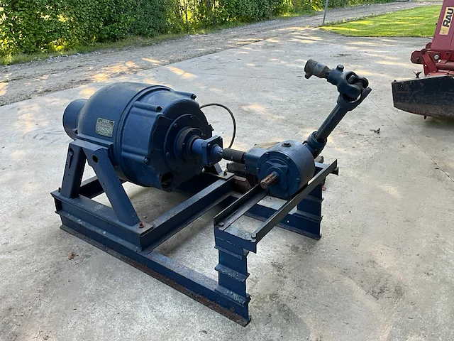 Onan gmwc6-255 stroomgenerator tractor - afbeelding 6 van  10