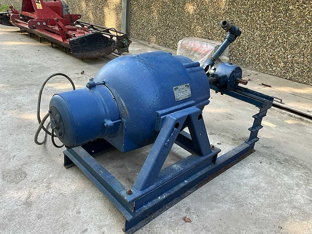 Onan gmwc6-255 stroomgenerator tractor - afbeelding 8 van  10