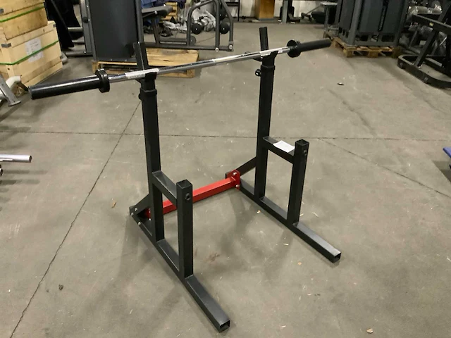 Onbekend barbell rek krachtstation - afbeelding 1 van  3
