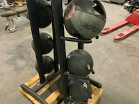 Onbekend medicine balls 11x met rek krachtstation - afbeelding 3 van  5