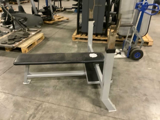 Onbekend olympische bench press krachtstation - afbeelding 1 van  4