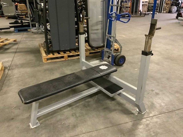 Onbekend olympische bench press krachtstation - afbeelding 2 van  4