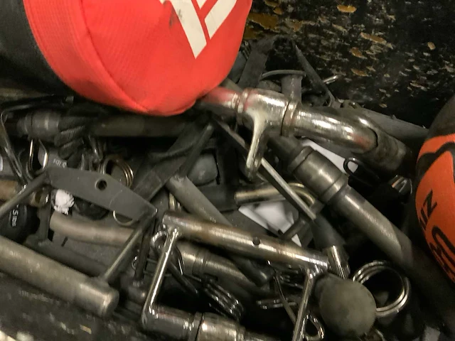 Onbekend opberg bak incl materiaal krachtstation - afbeelding 2 van  5