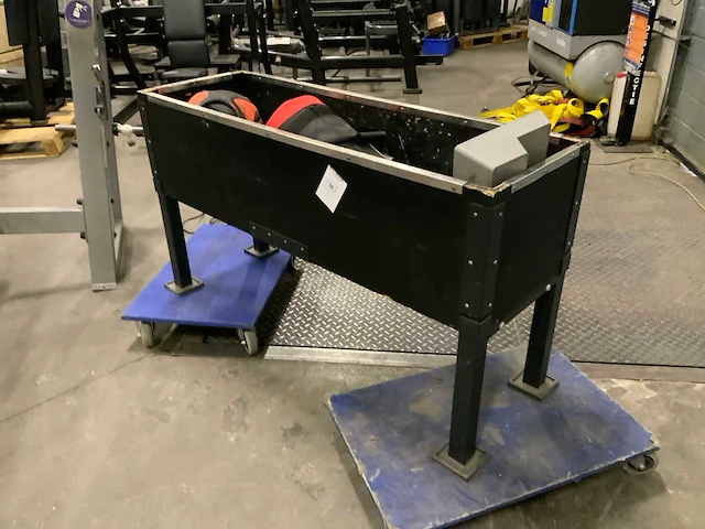Onbekend opberg bak incl materiaal krachtstation - afbeelding 5 van  5