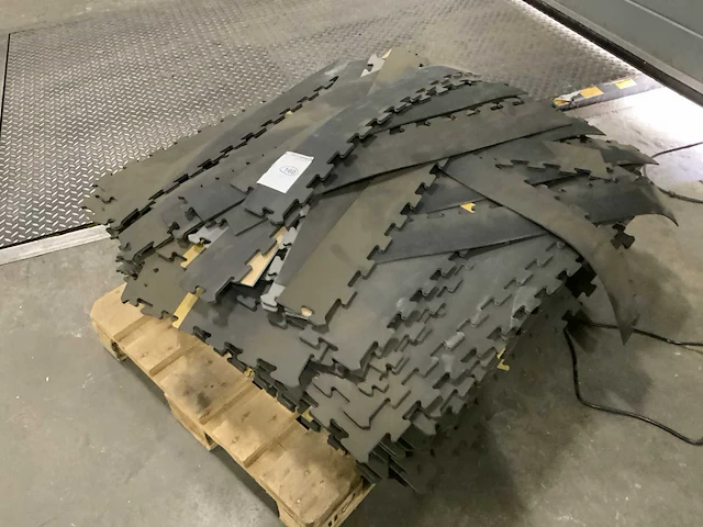 Onbekend rubber vloer 50m2 krachtstation - afbeelding 2 van  3