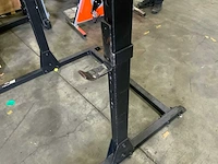Onbekend squat rek met stang krachtstation - afbeelding 4 van  4