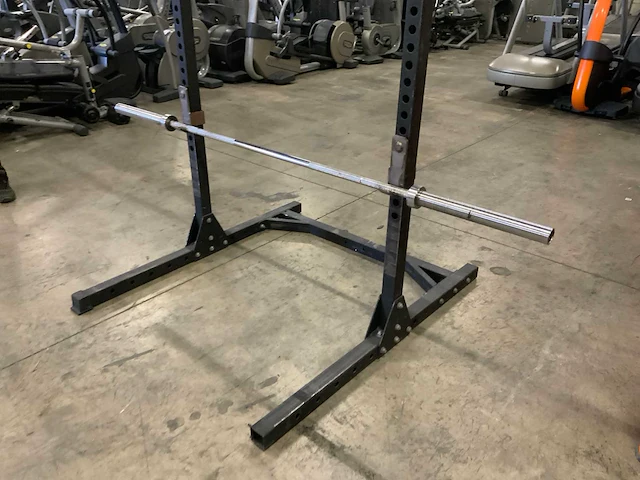 Onbekend squat rek met stang krachtstation - afbeelding 4 van  4