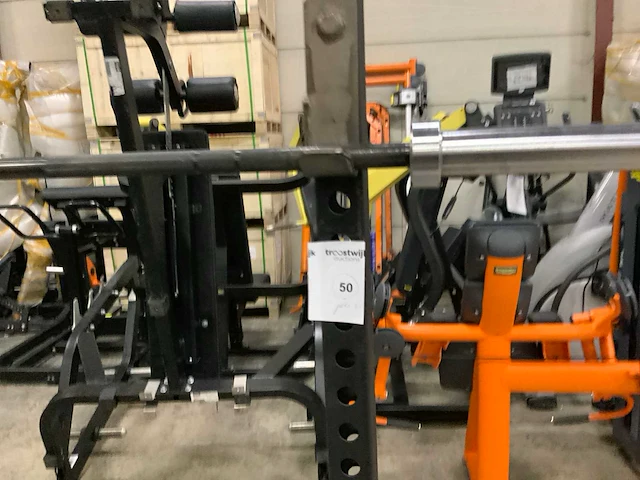 Onbekend squat rek met stang krachtstation - afbeelding 3 van  4