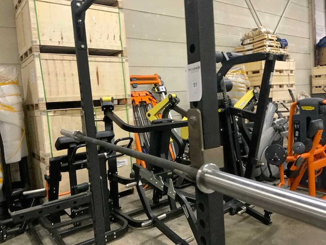 Onbekend squat rek met stang krachtstation - afbeelding 4 van  5