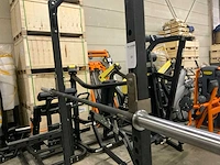 Onbekend squat rek met stang krachtstation - afbeelding 4 van  5