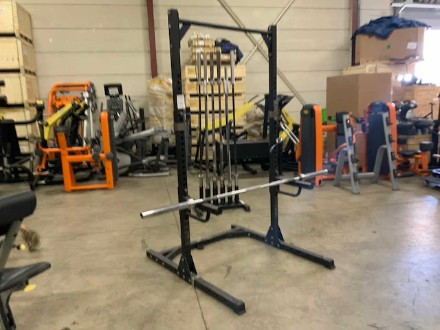 Onbekend squat rek met stang krachtstation - afbeelding 1 van  4