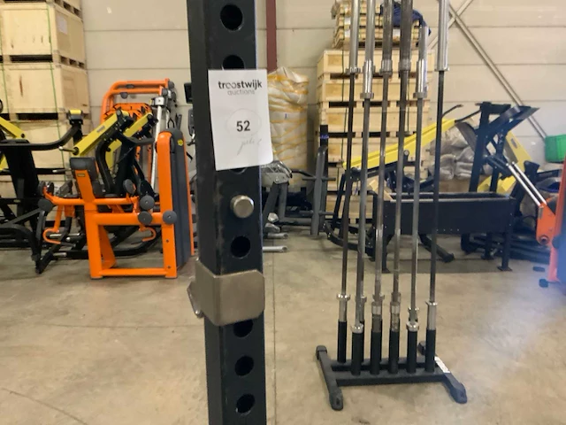 Onbekend squat rek met stang krachtstation - afbeelding 3 van  4