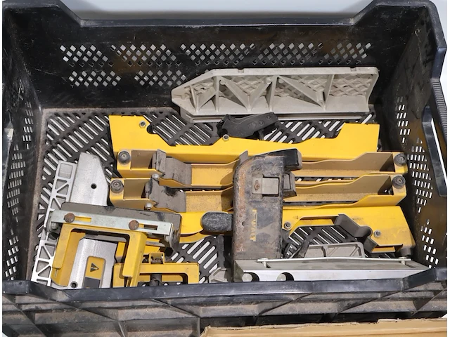 Onderdelen dewalt geleider - afbeelding 4 van  6