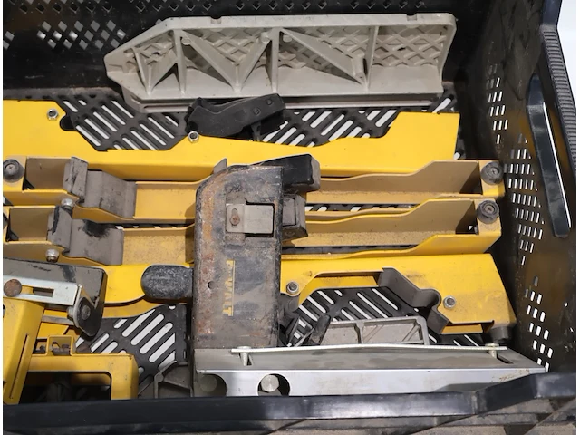 Onderdelen dewalt geleider - afbeelding 6 van  6