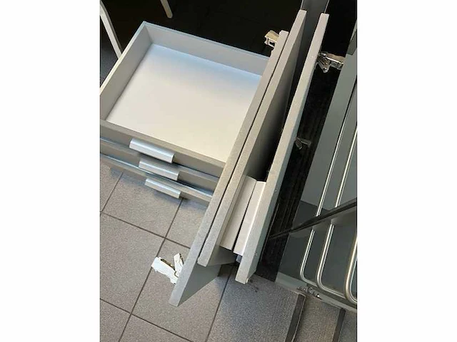 Onderdelen labomeubilair - laboratoriummeubilair - afbeelding 5 van  5