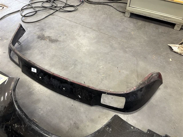 Onderste stuk voorbumper porsche 911 3,2 - afbeelding 1 van  3