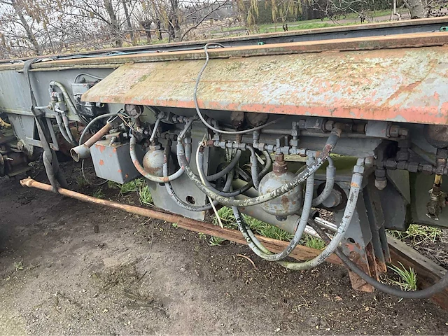 Onderstel van silagewagen dezeure m33 - afbeelding 10 van  21