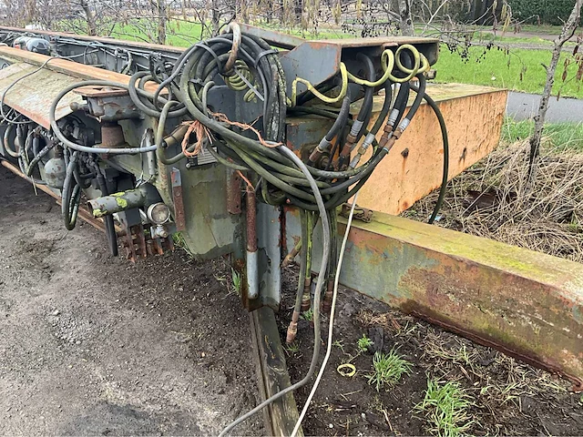 Onderstel van silagewagen dezeure m33 - afbeelding 15 van  21
