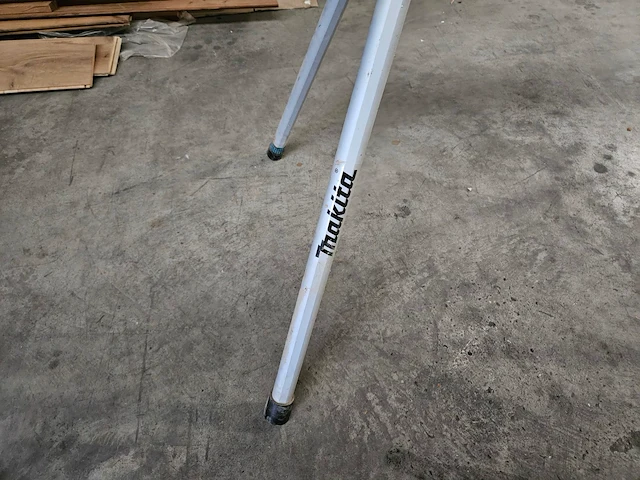 Onderstel voor afkortzaag makita wst06 - afbeelding 4 van  6