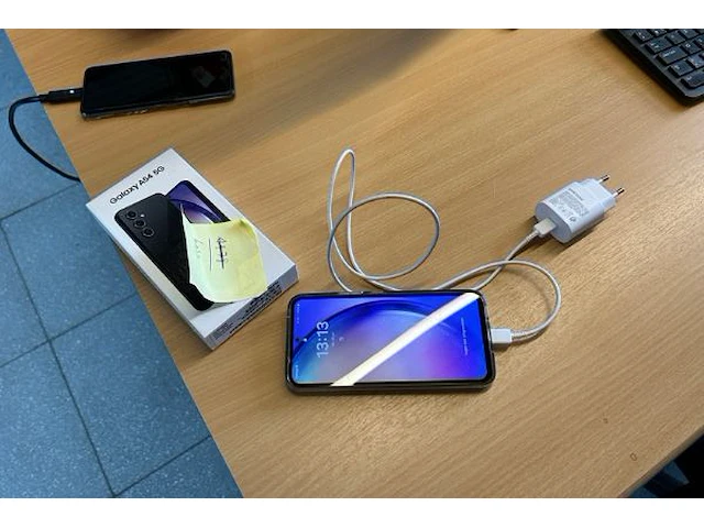 One plus gsm - afbeelding 6 van  9