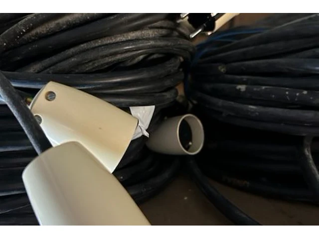 Ong 10 verlengkabels + ong 60 meter - afbeelding 4 van  5