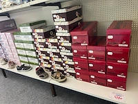 Ong 120 paar kinderschoenen - afbeelding 1 van  8