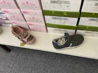 Ong 120 paar kinderschoenen - afbeelding 4 van  8