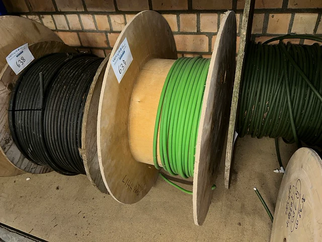 Ong 15 m kabel op rol - afbeelding 1 van  2