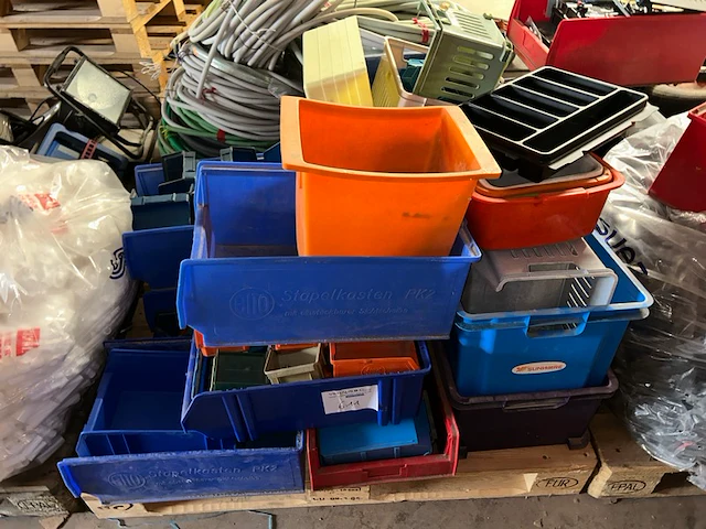 Ong 25 diverse bakken - afbeelding 1 van  4