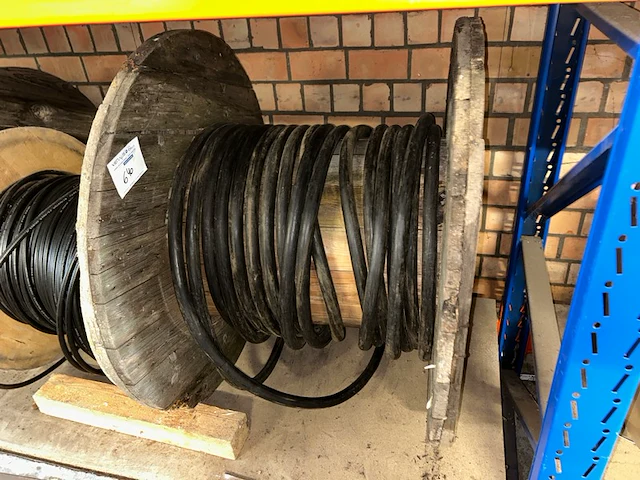 Ong 30 m kabel op rol - afbeelding 1 van  2