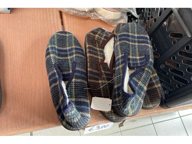 Ong 30 paar pantoffels - afbeelding 4 van  6
